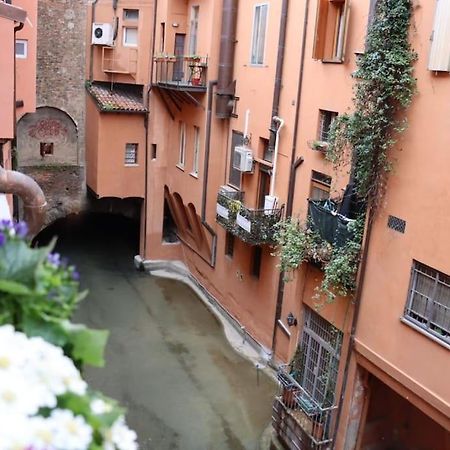 Little Apartment Over The Canal Bolonya Dış mekan fotoğraf